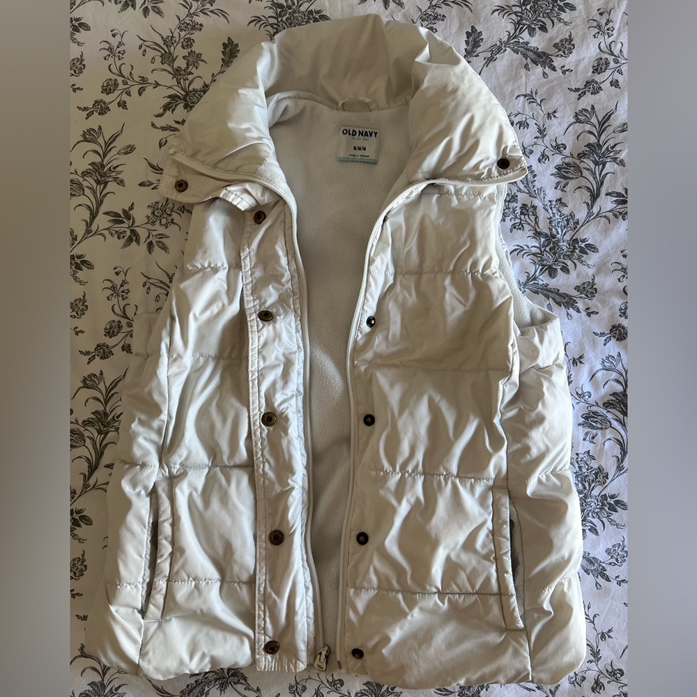 Old Navy | Puffy Vest - Size M (White / Off White)